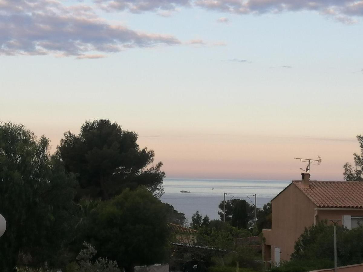 Sanary Les Gorguettes, Studio Avec Terrasse Vue Mer, A 10 Min A Pieds De La Plage 外观 照片